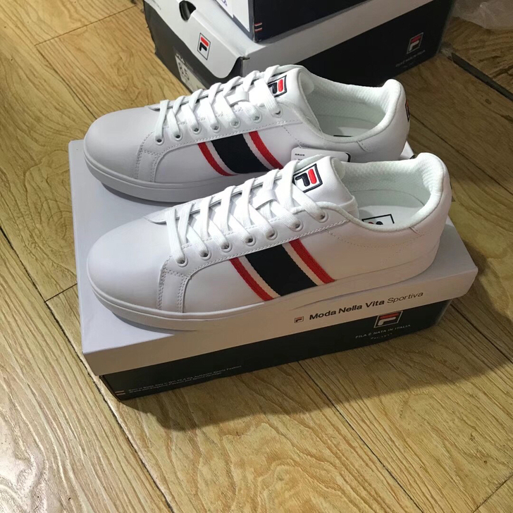 斐乐潮流板鞋42尺码 全新正品