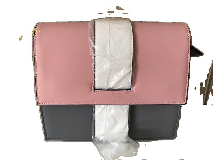 全新稻草人家包包，包装都在，拼色很美，宽肩...