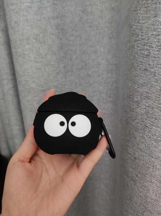 QCYt8耳机仓全新功能完好，耳机套有轻微...