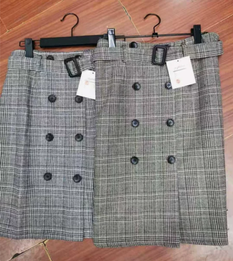 秋冬格子毛呢中裙 版型和料子都超级好，版型...