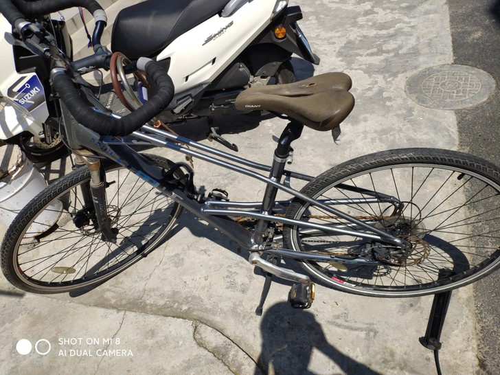 24速捷安特山地车低价转让，刚换新坐垫。有...