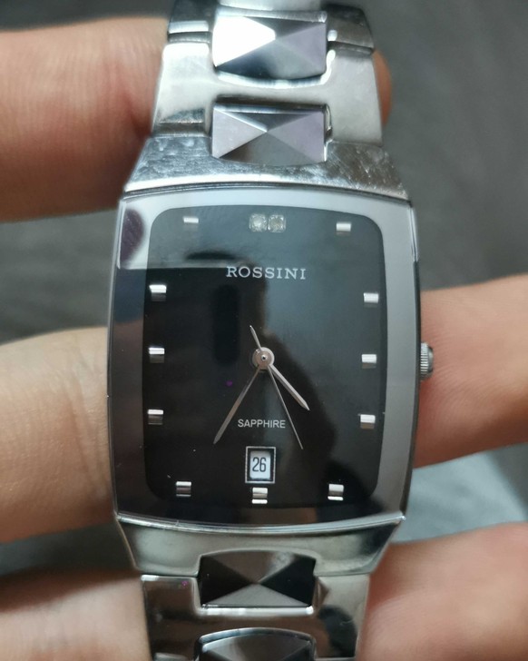 罗西尼男表钨钢方形表，镜面是蓝宝石玻璃，日...