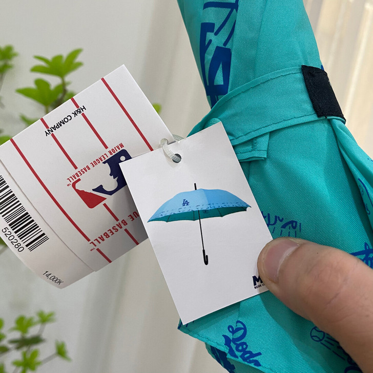 出口韩国的尾货,只有几箱,吊卡都在,懂货的...