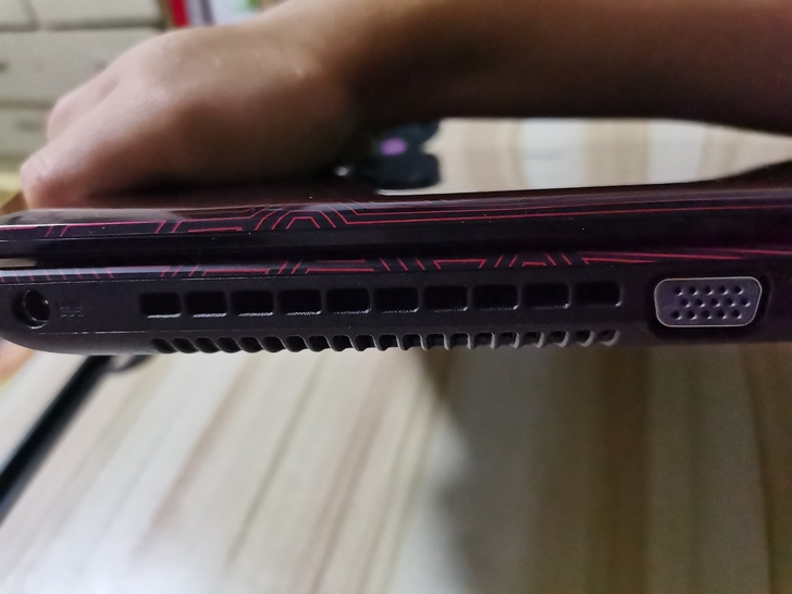 华硕飞行堡垒FX9830P四核独显4g游戏...