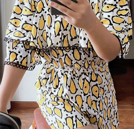 一字肩，连体裤，甜美加小性感，胖了，低价出...