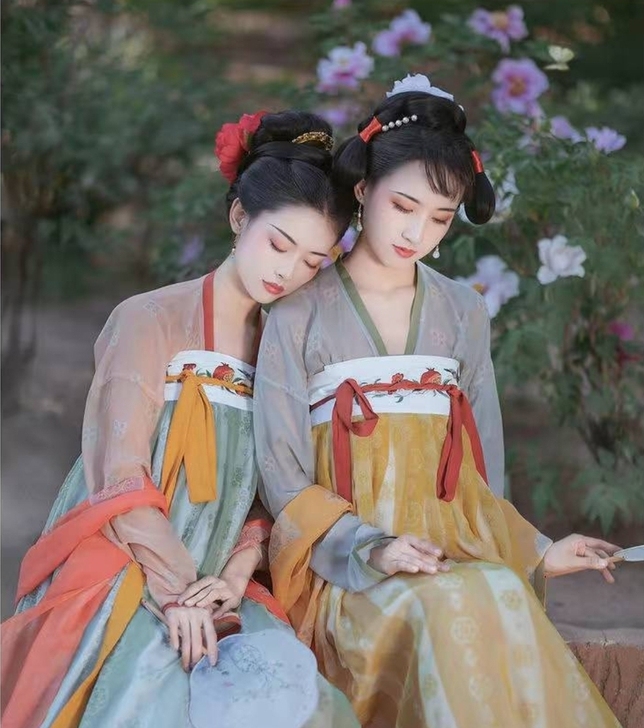 白菜价汉服女原创正版袅袅烟烟唐制复原一片式...