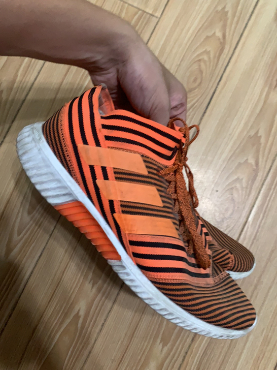 阿迪达斯运动鞋，43码