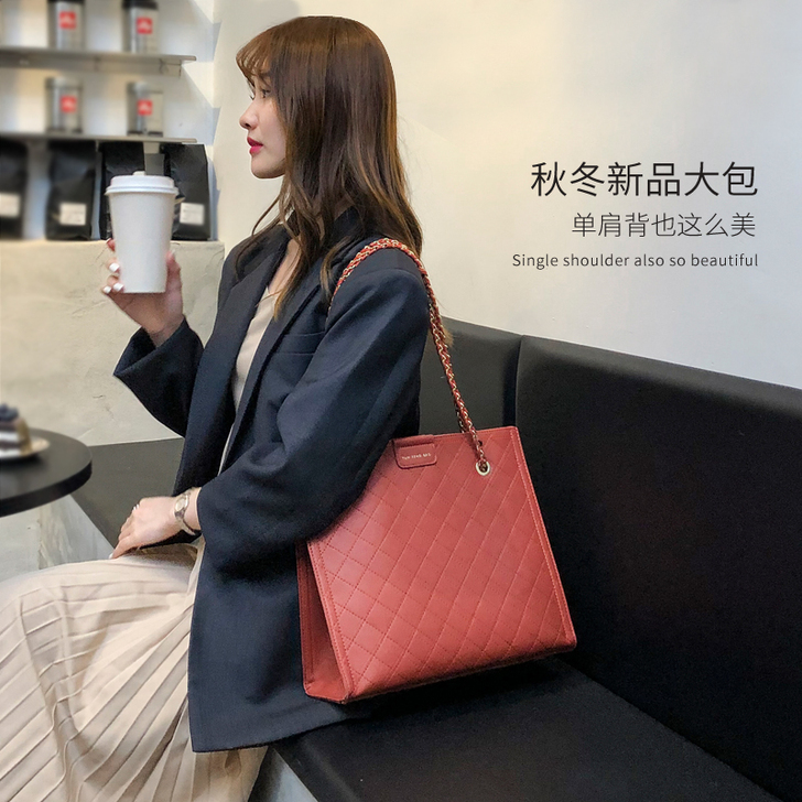 买来婚礼装东西的，就背了那一天，便宜转