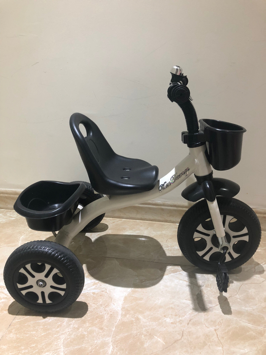 儿童三轮车