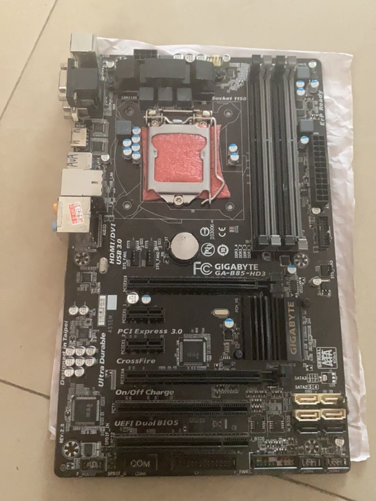 技嘉B85-HD3主板。实物拍摄图片。无修...