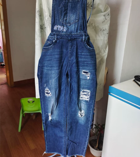 only背带牛仔裤,背带可缷,上洞内有贴布...