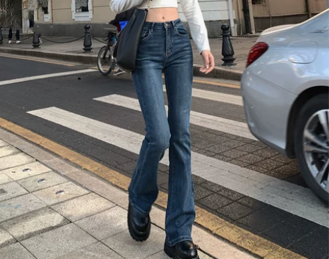 微喇叭牛仔裤女2021年新款秋冬季高腰显瘦...