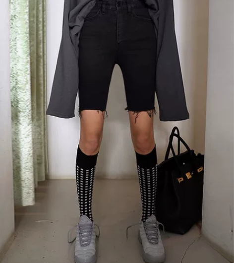 高腰牛仔短裤女 26码（一尺9） 感兴趣的...