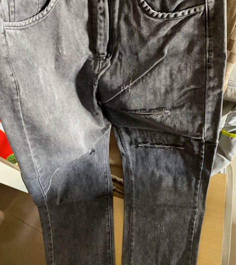 烟灰色破洞牛仔裤，腰围比较大，裤长85，8...