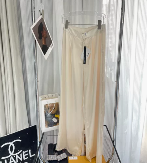 缎面高腰显瘦直筒休闲裤 全新 品质质感绝绝...