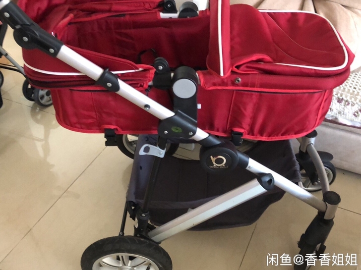 使用了几个月，婴儿车质量非常好，基本象全新...