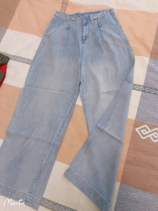 面料特别特别舒服的阔腿牛仔裤,属于春夏款,...