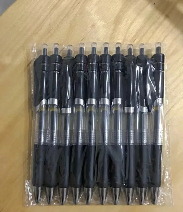 包邮包邮  全新按动中性笔0.5mm笔芯圆...