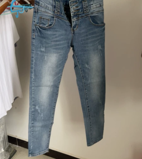 高腰牛仔紧身小脚裤 26的腰 几乎全新 无...