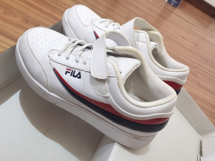 斐乐板鞋，全新正品，九成新，36码数，低价...