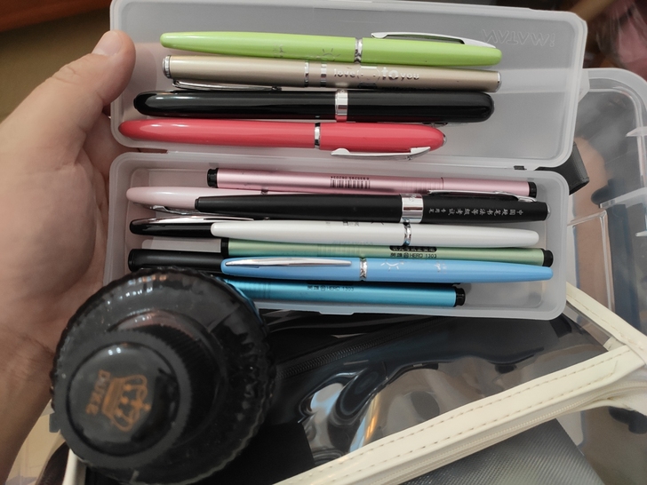 英雄钢笔，当时买多了不让退，用不完，全新，...