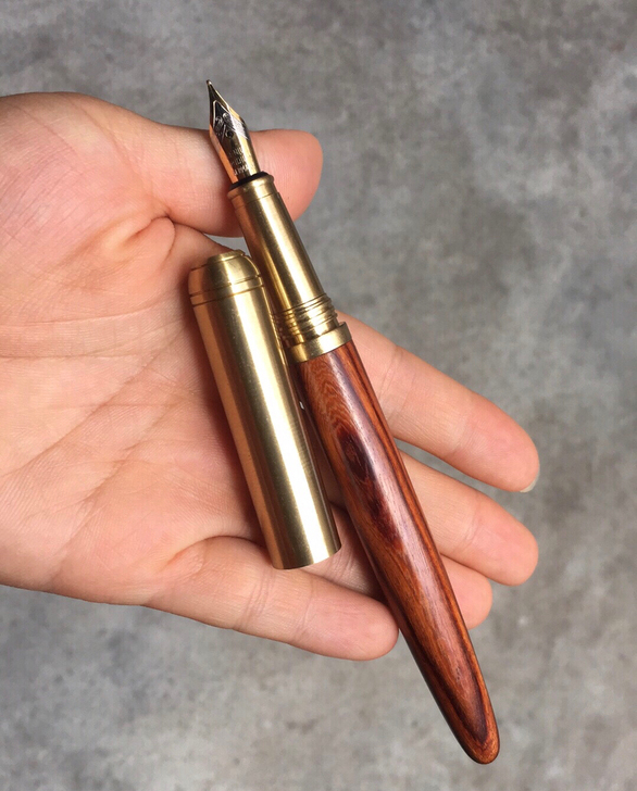 出钢笔，黄铜木钢笔，自用，正常可用。实木+...