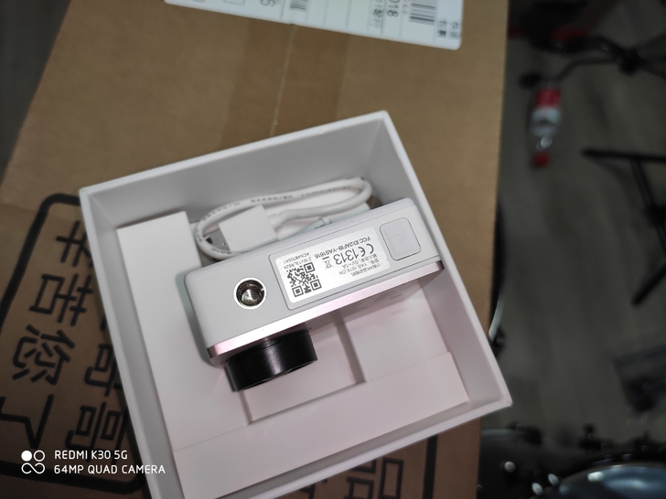 玫瑰金小蚂4k运动相机,99新,轻微使用痕...