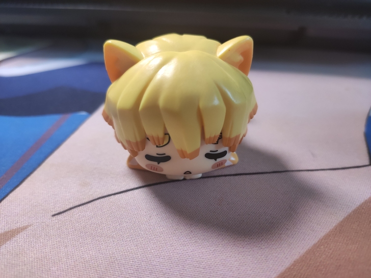 鬼灭之刃 我妻善逸 猫耳 趴趴 小手办 无...