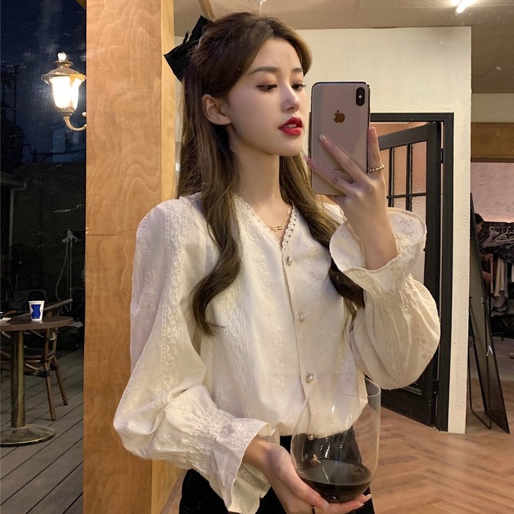 2021年早春装新款女别致设计感小众长袖衬...