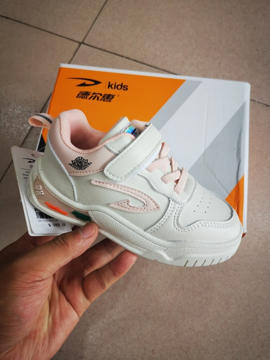 德尔惠高品质板鞋，大品牌品质看图，不多解释...