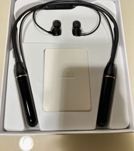 纽曼的耳机，全新未开封！就打开拍了个图。现...