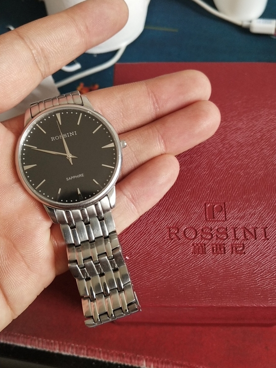 罗西尼石英表，电池没电了，150不墨迹，不...