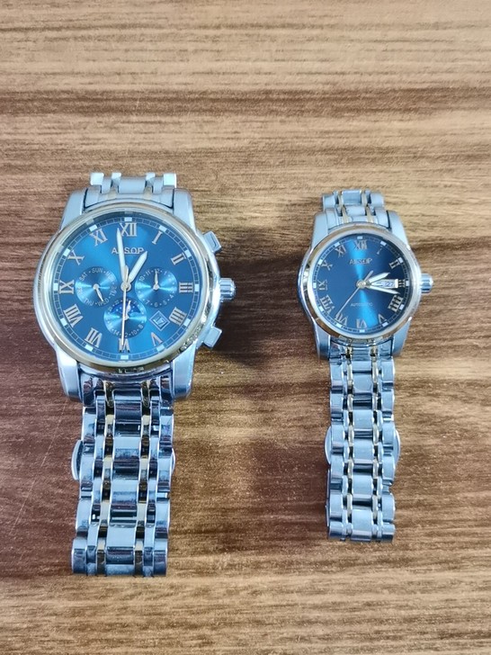 自带,情侣机械手表,功能正常,闲置不带,低...