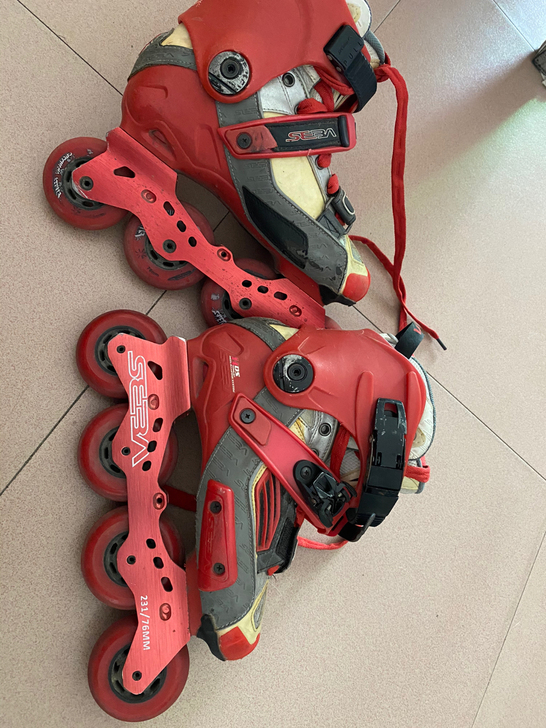 平花鞋 轮滑鞋 米高hv 35码hv轮滑鞋...