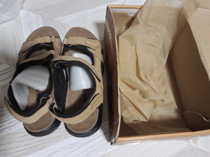 骆驼沙滩鞋大码47码