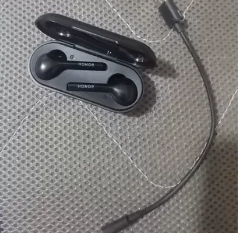荣耀flypods青春版真无线耳机，功能正...