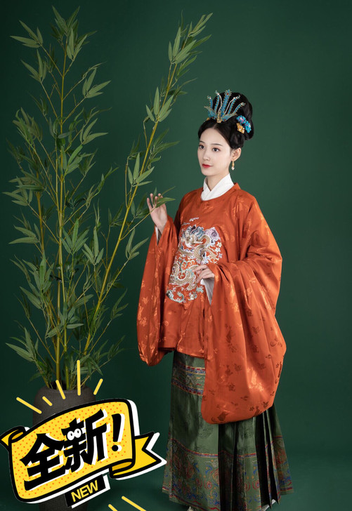 龙兔呈祥朝桦庄现货明圆领袍