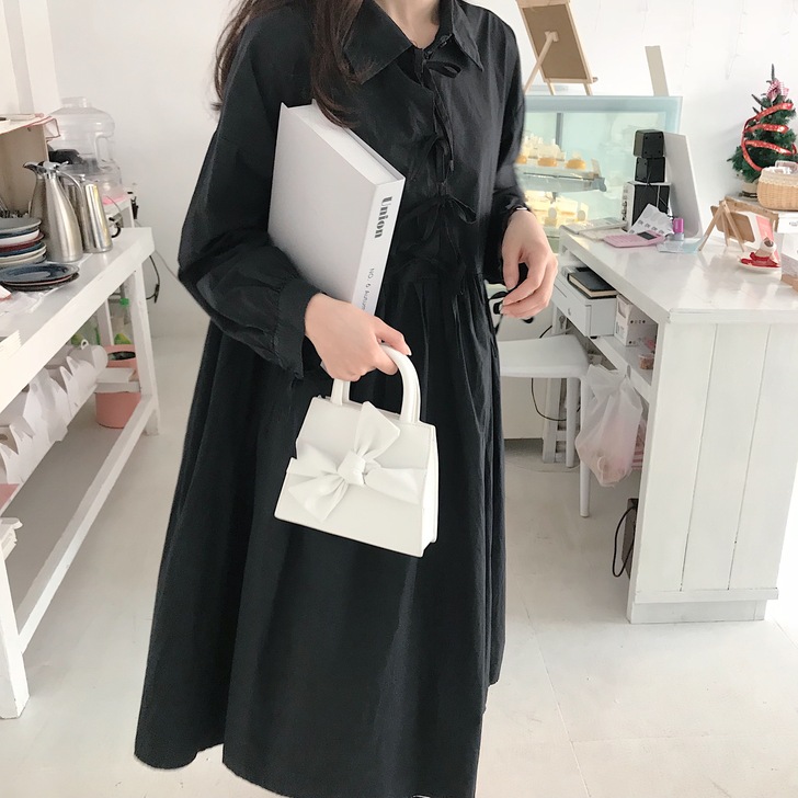白色蝴蝶结包包，8成新，可腰包可斜挎可手拎...