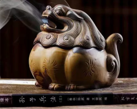 捡漏!朋友茶具店倒闭 陶瓷貔貅盘香炉仿古家...