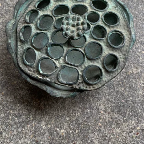 纯铜莲蓬熏香炉家居摆件古玩收藏 感兴趣的话...