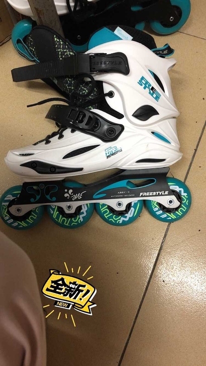 轮滑鞋溜冰鞋费斯陌上轮滑鞋9成新大学同学们...