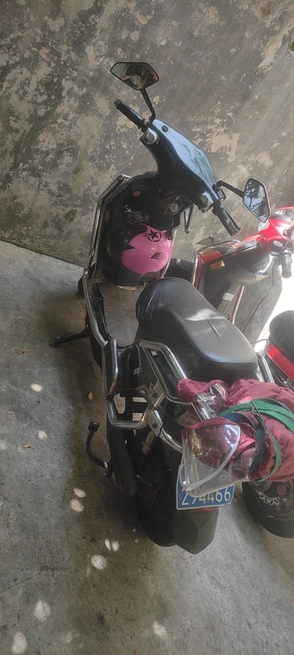 绿源电动车有牌有证六块天能大电池72  3...