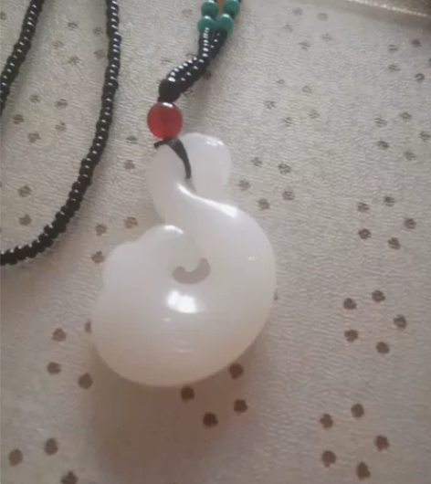 天然精雕玉雕小天鹅吊坠玛瑙如意毛衣挂件玉坠...