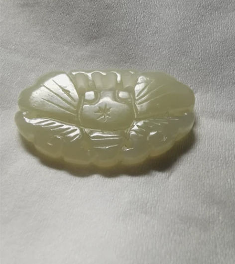 九十年代玉雕厂出的和田玉白玉蝴蝶，大小合适...