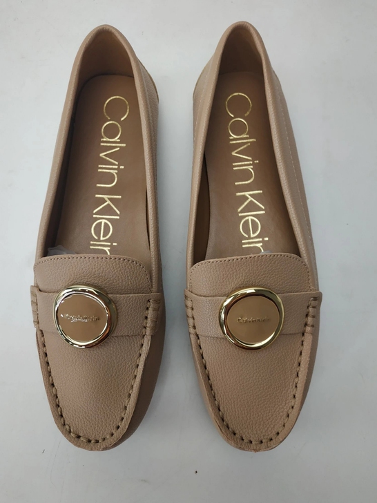 CK单鞋，裸色系好看的，不是真皮不是真皮哈...