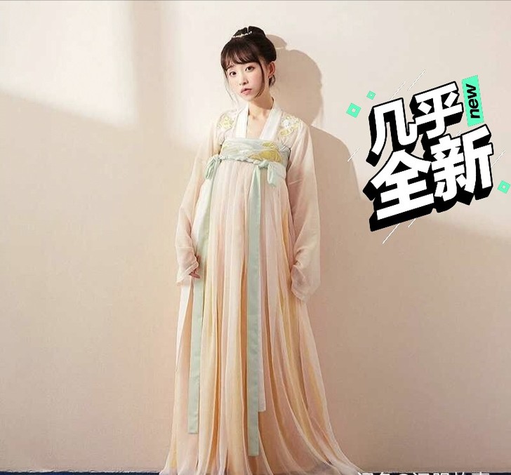 正正正,十三余小豆蔻,小姜山。上衣吊牌在,...