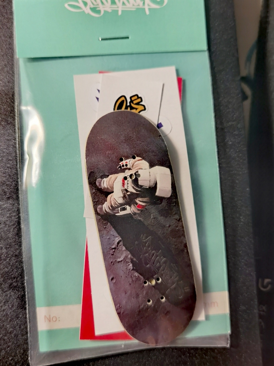 大成组bc手指滑板  全新 一包拆封一包未...