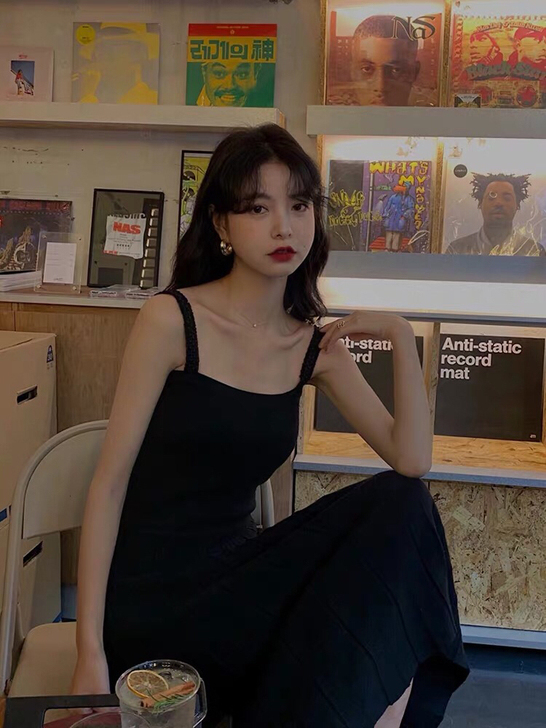 范智乔 黑色针织吊带连衣裙女中长款秋冬内搭...