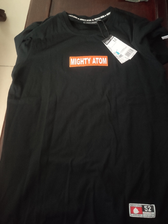 全新 班尼路阿童木款M码 买小了穿不了 有...