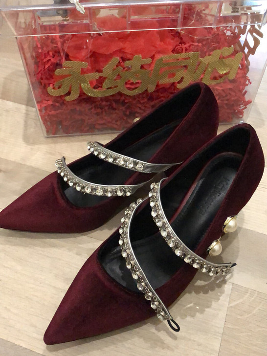 酒红色金丝绒面女款高跟鞋38码